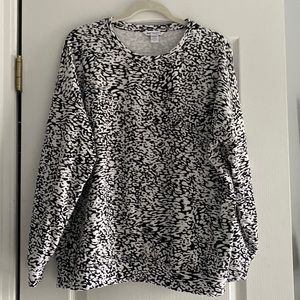 Athleta Sweatshirt size Large. Black and white.